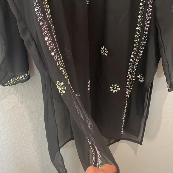 Beach cover up with sequin detail by Betty B - Picture 4 of 6